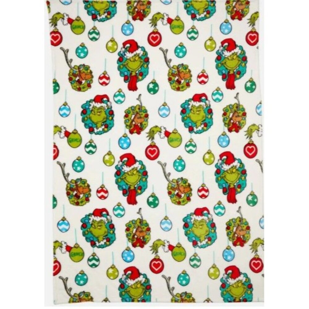 NWT The Grinch Oversized Silky Soft Plush Throw 50x70 Christmas Holiday Blanket - Picture 3 of 6